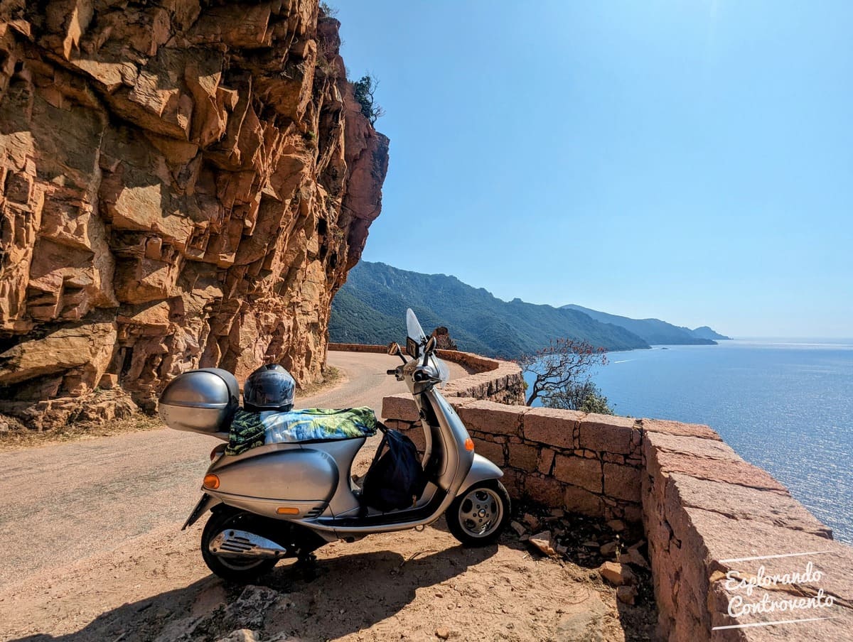 tour corsica vespa vista sui calanchi di Piana e sulla costa